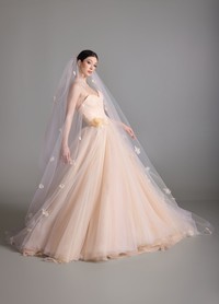 BLOOM profile view highlighting basque waist and volume