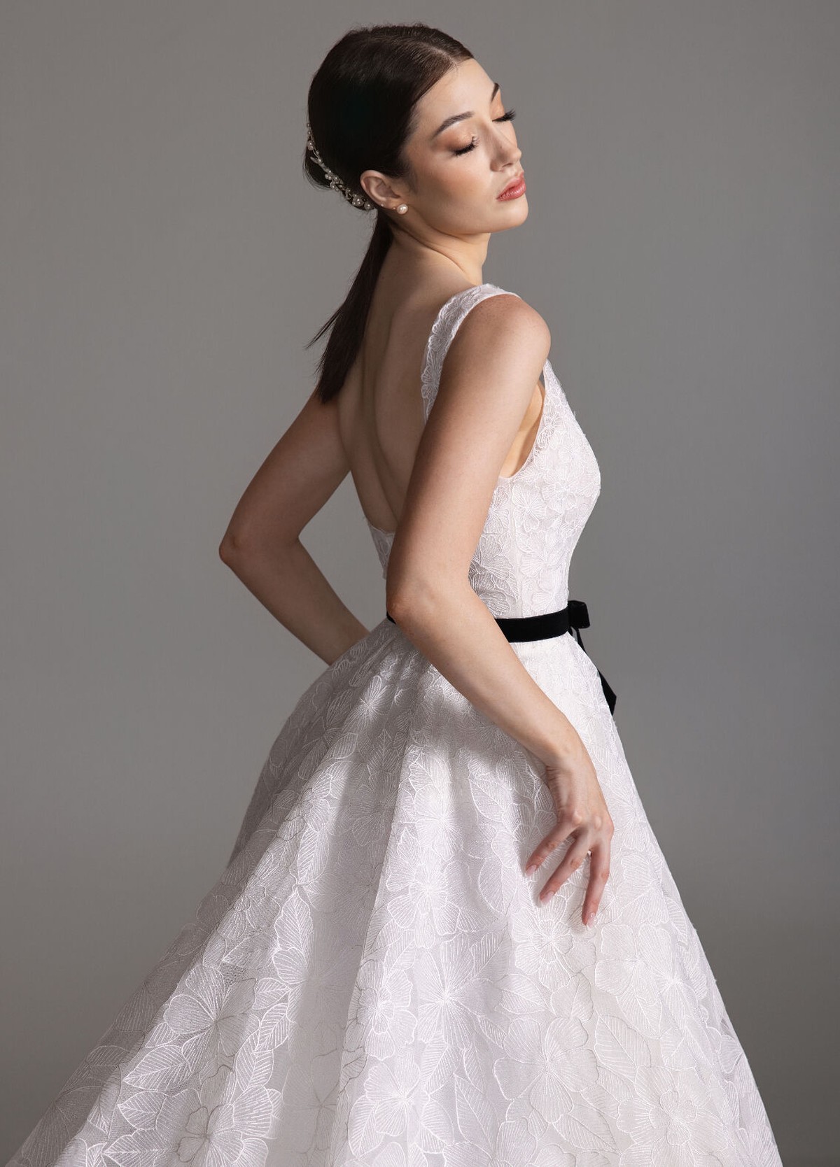 BROOKLYN dress featuring striking contrast velvet belt accent