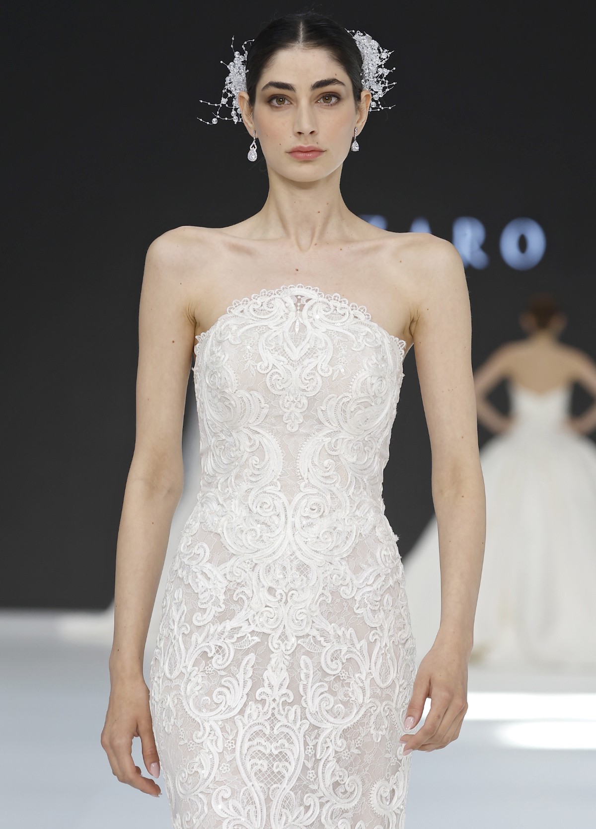 Davi lazaro wedding dress