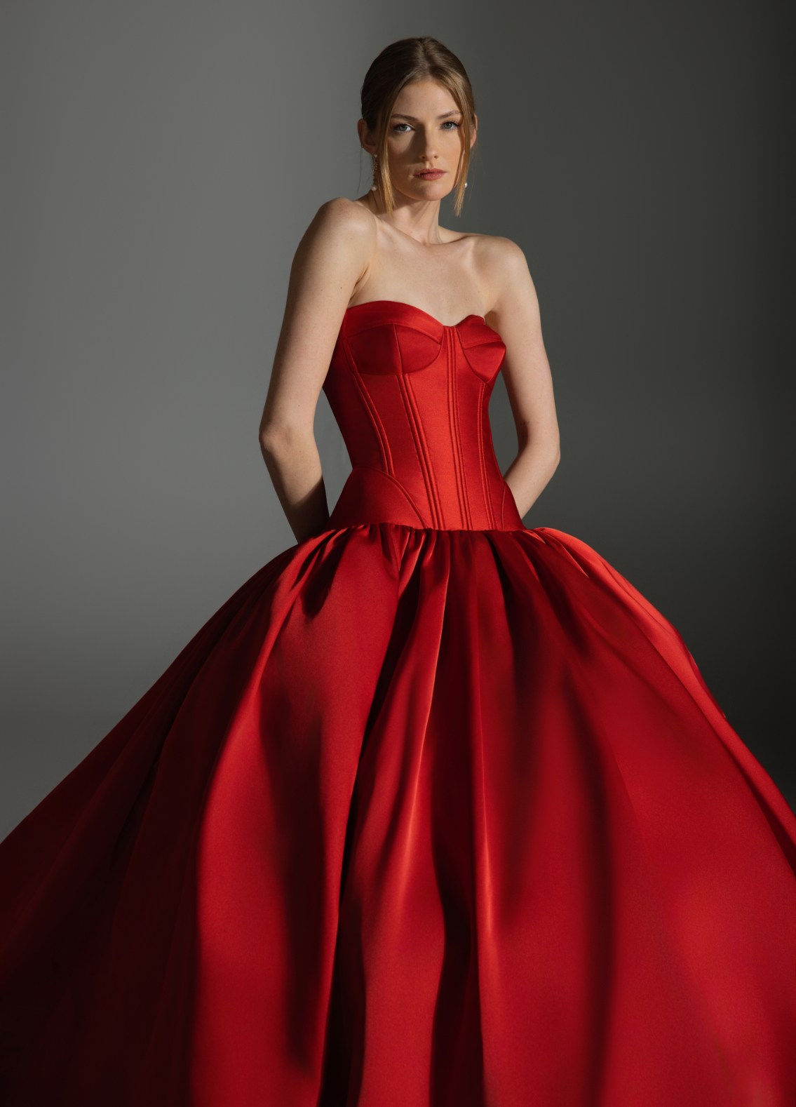 AKARI wedding dress featuring structured corset bodice and classic sweetheart neckline