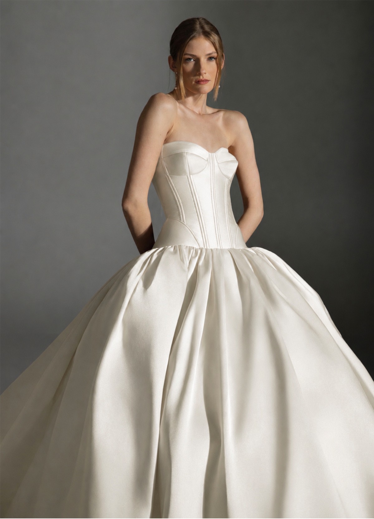 AKARI wedding dress featuring structured corset bodice and classic sweetheart neckline