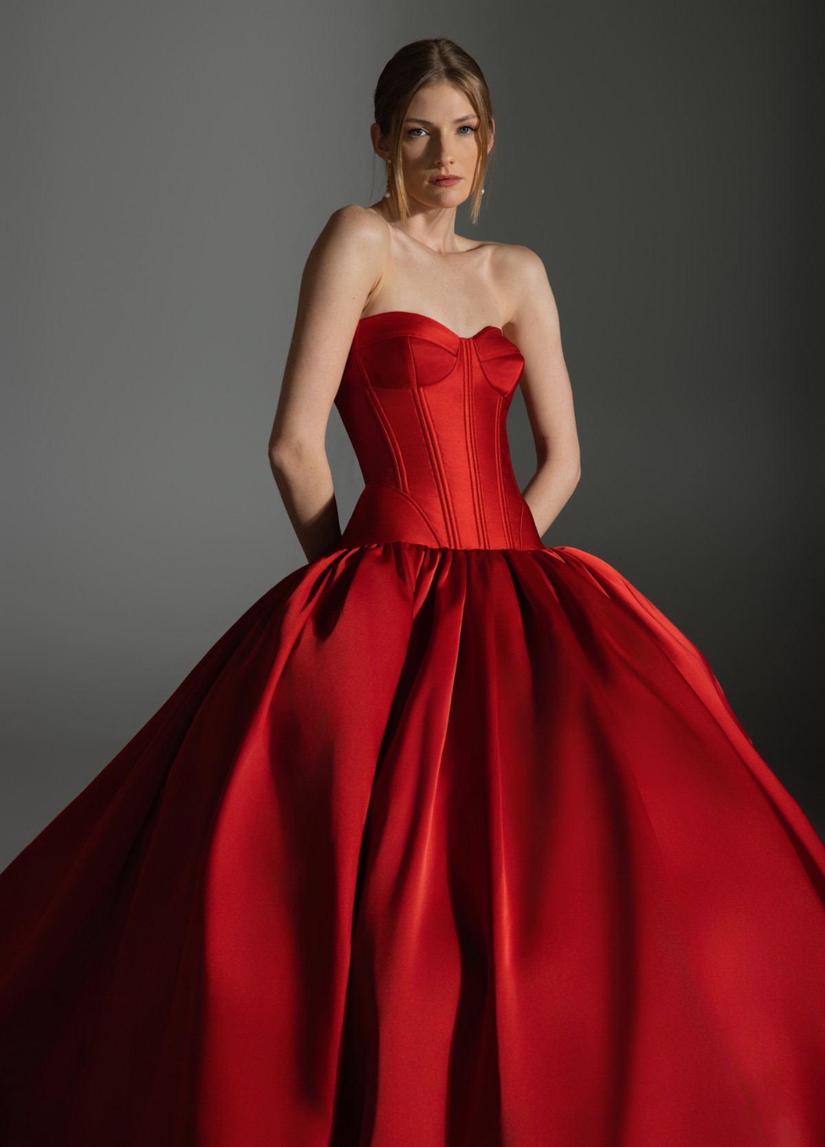 AKARI wedding dress featuring structured corset bodice and classic sweetheart neckline