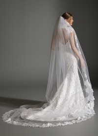 ALEX bridal veil back view showcasing cathedral length and lace trim