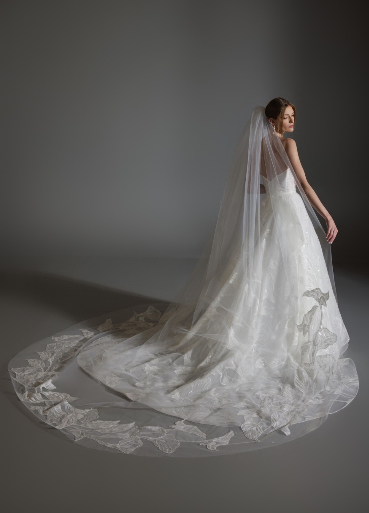 ALI bridal veil back view showcasing elegant length and botanical lace trim