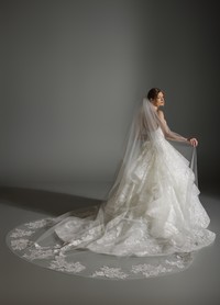 ANABEL bridal veil side profile showcasing elegant drape and lace trim