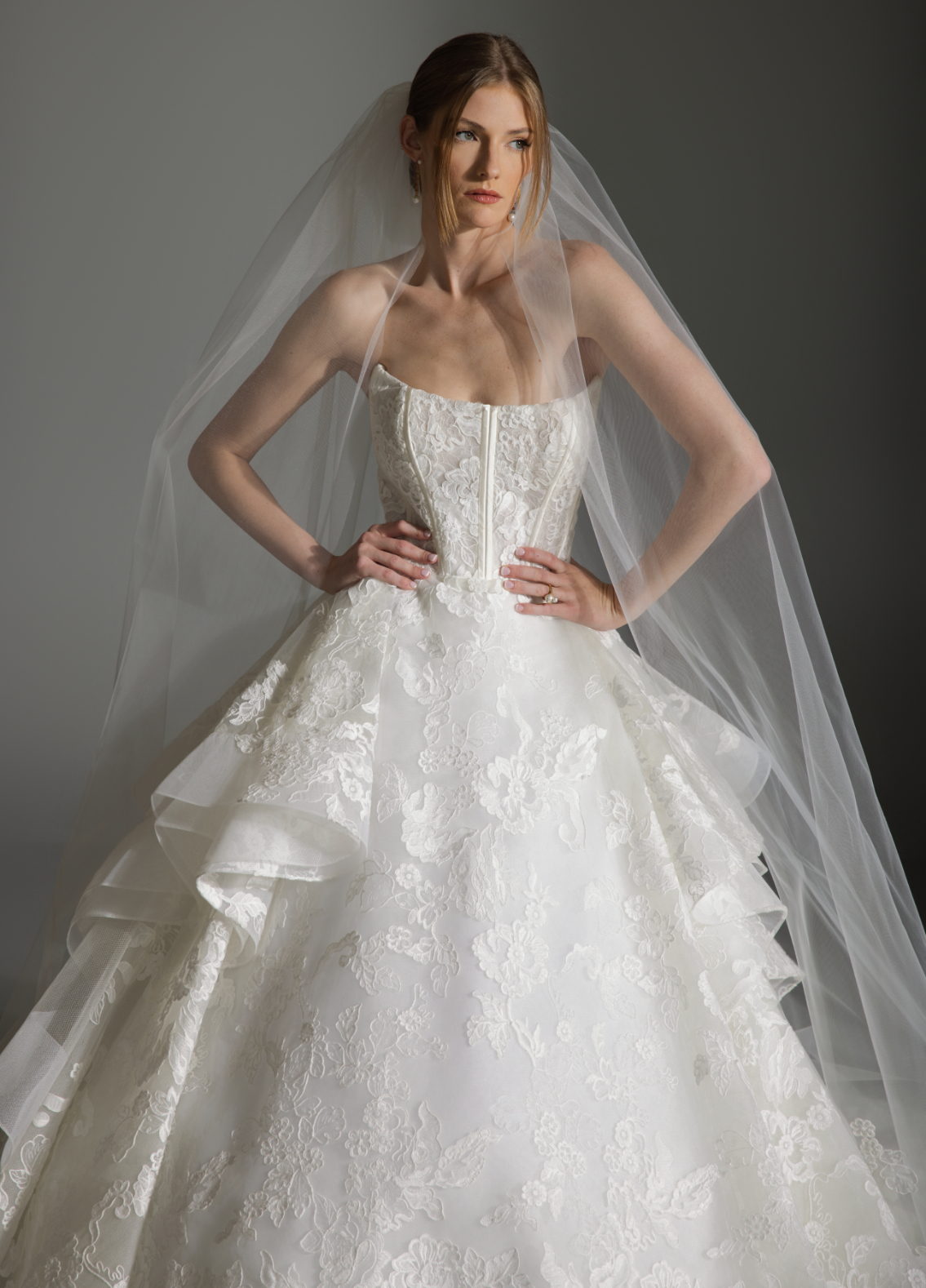 ANABEL bridal veil close-up of handcrafted lace border and fine tulle