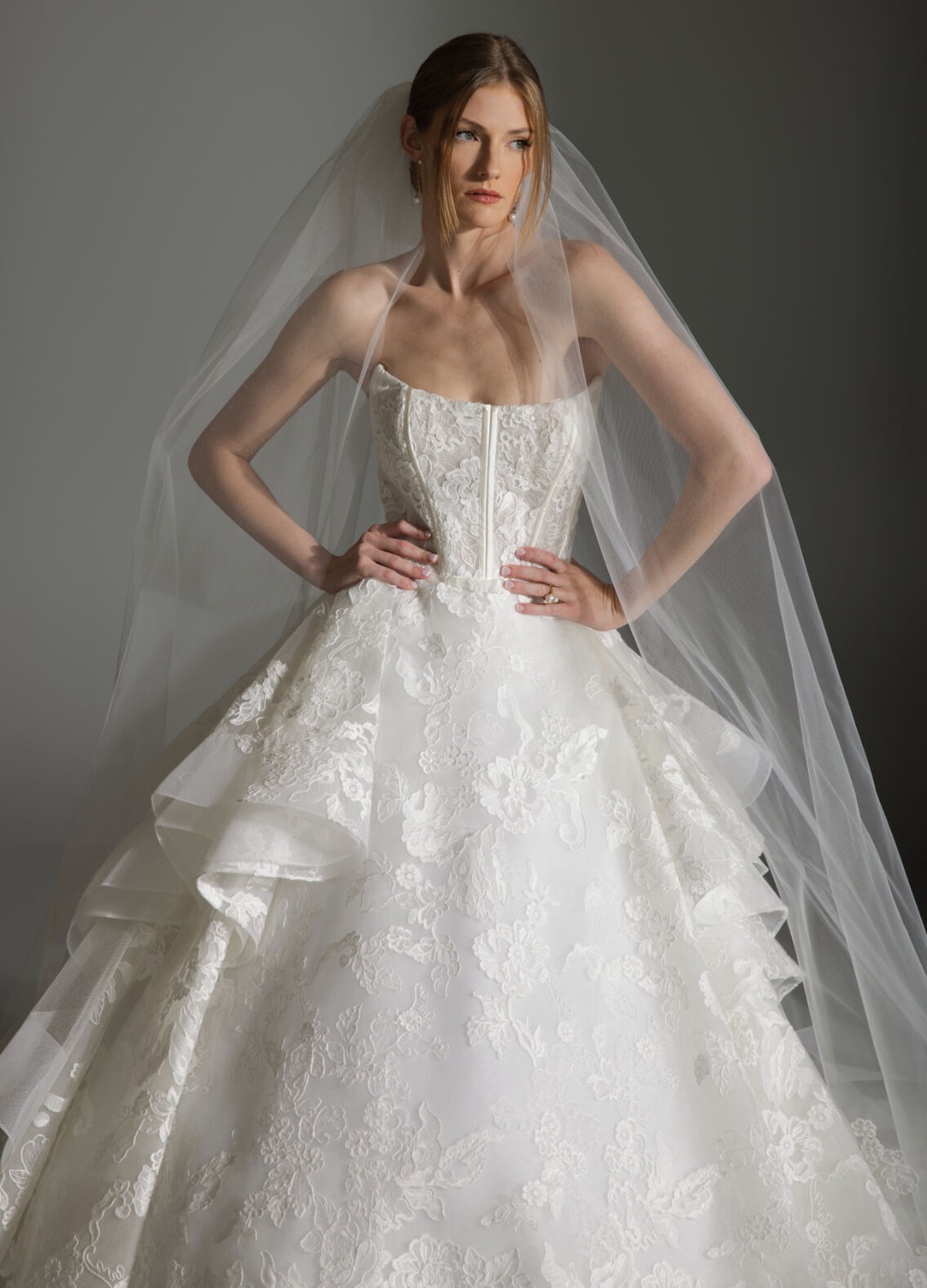 ANABEL bridal veil close-up of handcrafted lace border and fine tulle
