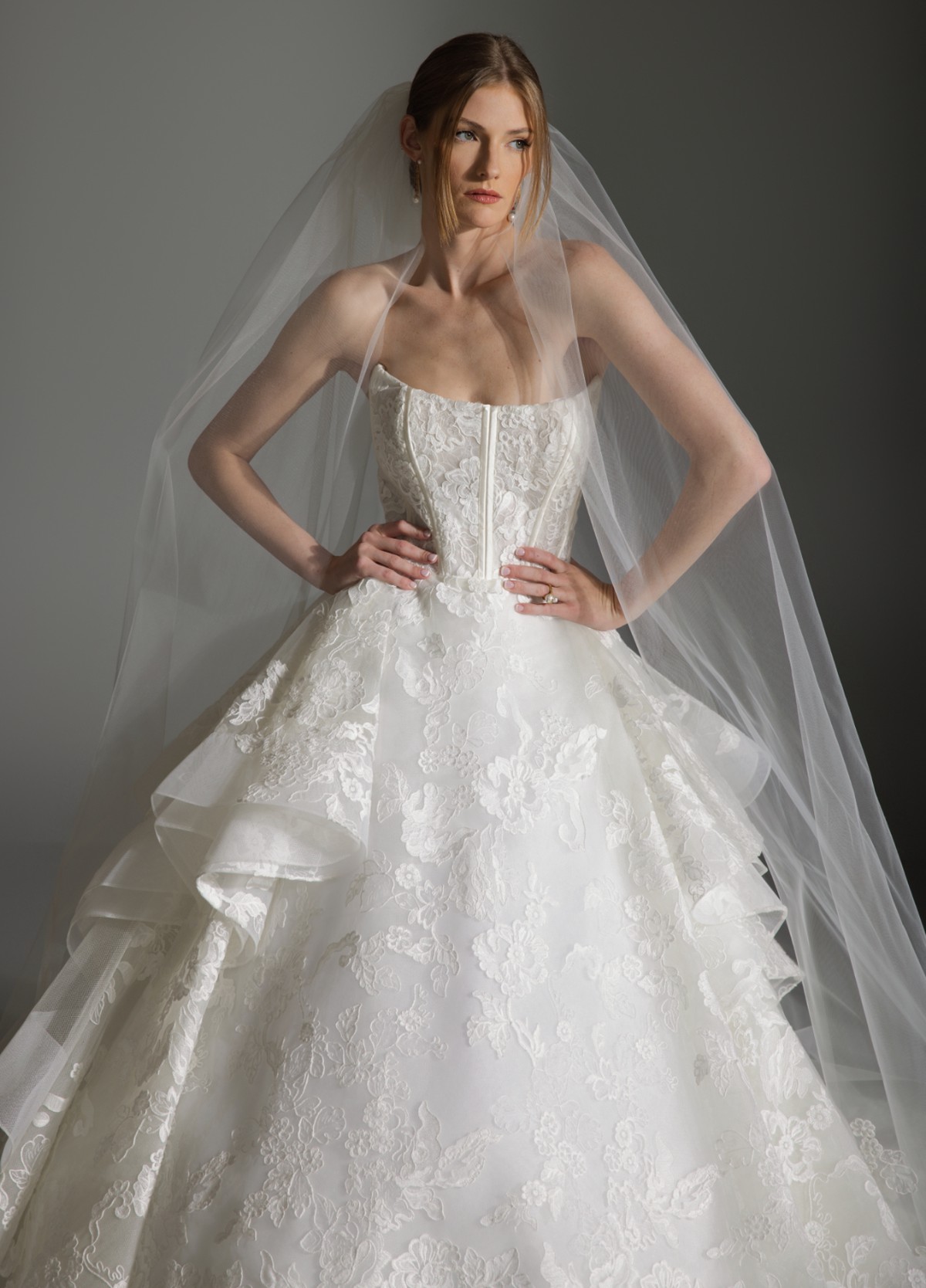 ANABEL bridal veil close-up of handcrafted lace border and fine tulle