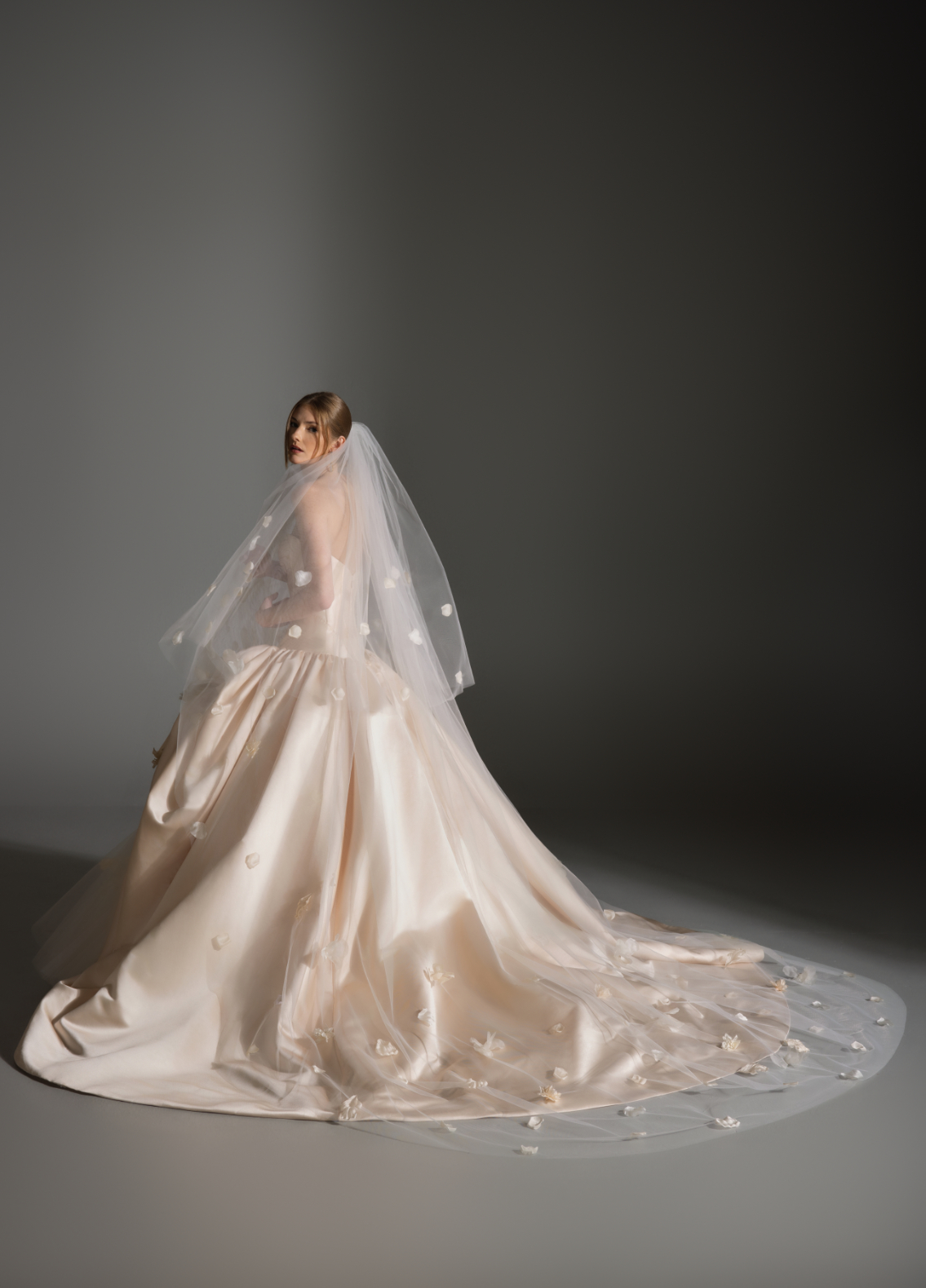 ASTOR bridal veil side profile showcasing elegant drape and soft tulle
