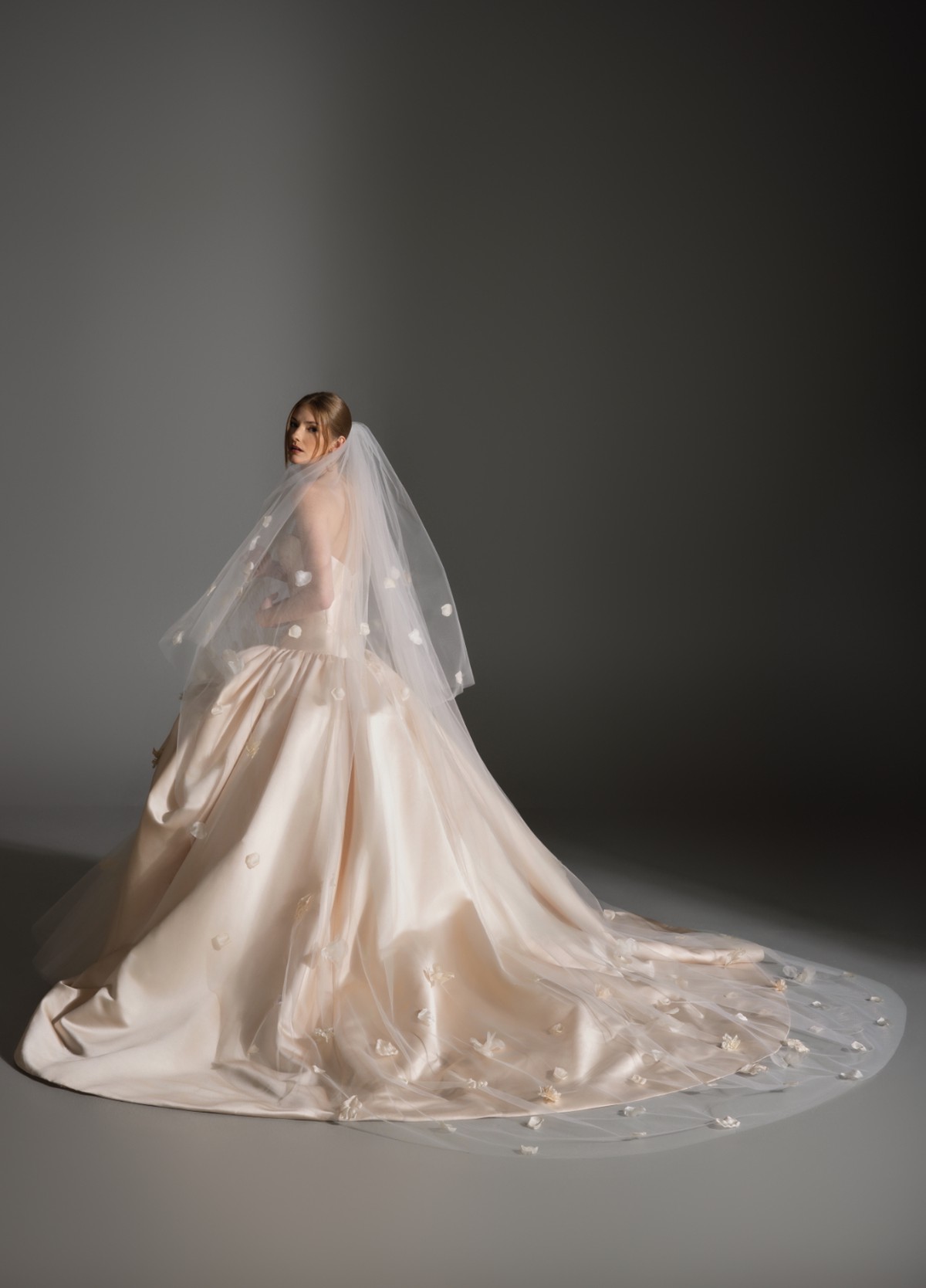 ASTOR bridal veil side profile showcasing elegant drape and soft tulle