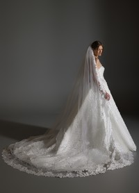 AVERY Veil