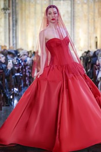 AKARI circular chapel length veil