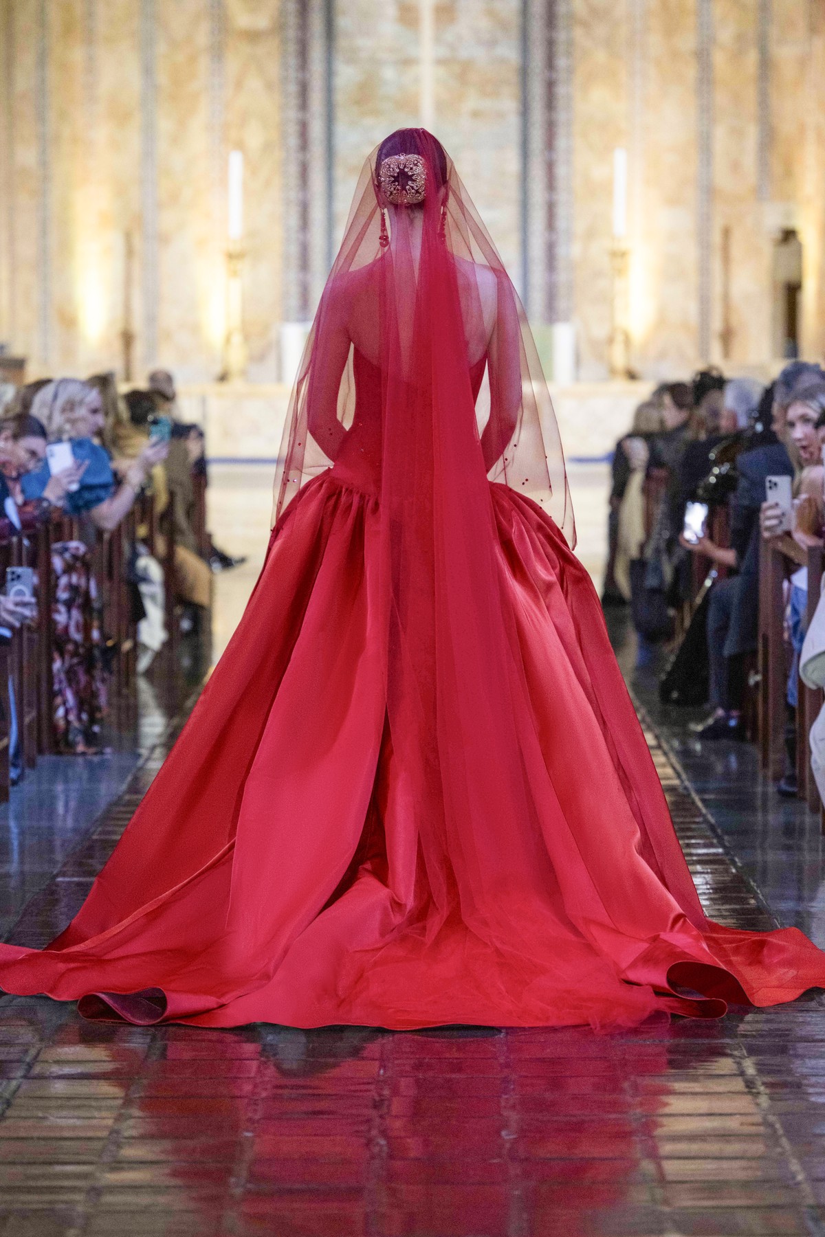 AKARI veil with scattered rhinestones